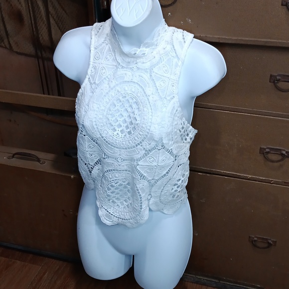 WHITE FOX LACE CROP TOP. #5708 - Picture 3 of 7